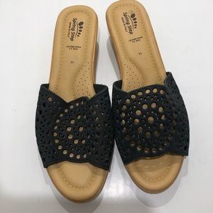 Spring step black wedge sandal